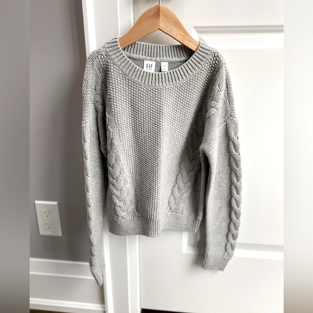 Gab cable knit/woven crewneck sweater. Size:Large